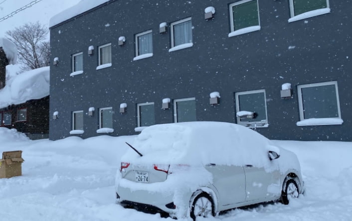 [北海道の集合住宅の温度変化事例]真冬の極寒の中でも25度前後の室温を維持 （8世帯でエアコン4台のみ）